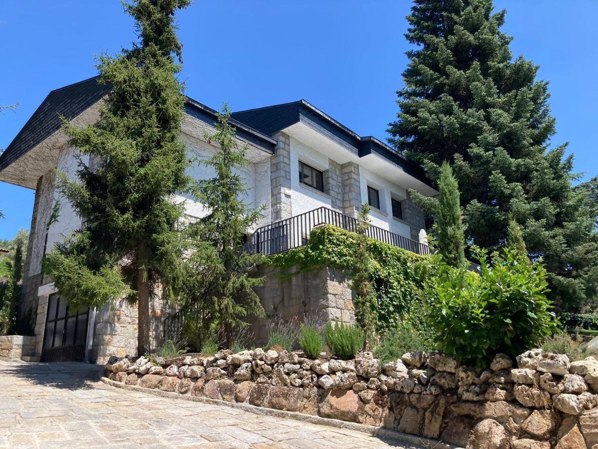 Los Cedros, Gran Chalet Con Piscina Y Apartamento En Navacerrada Villa Kültér fotó