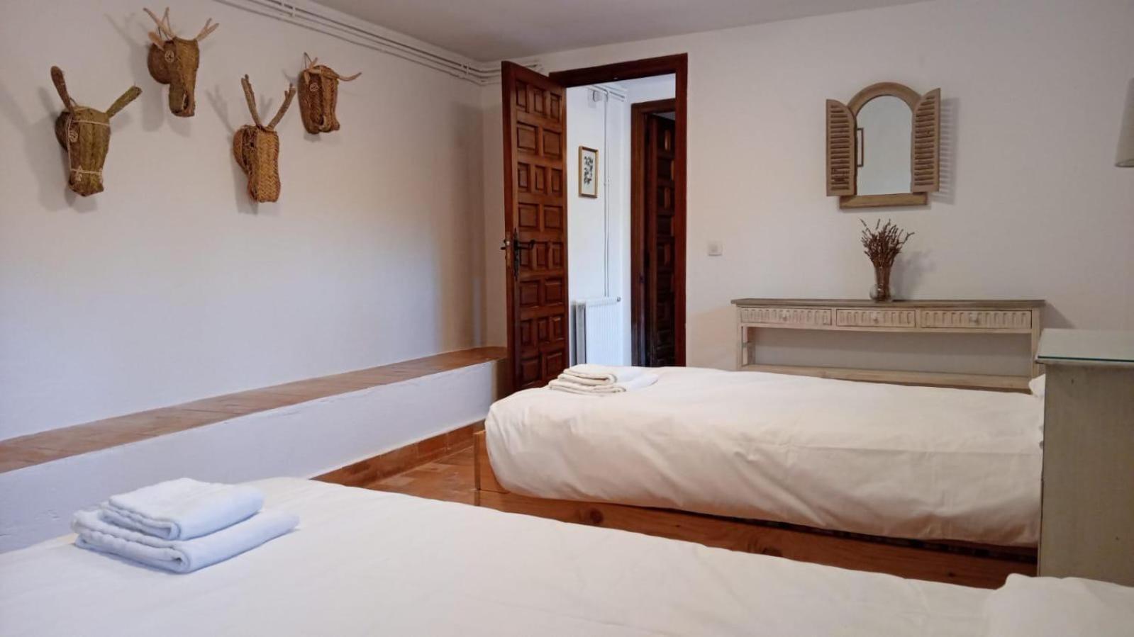 Gran Chalet Con Piscina Y Apartamento En Navacerrada Villa Kültér fotó