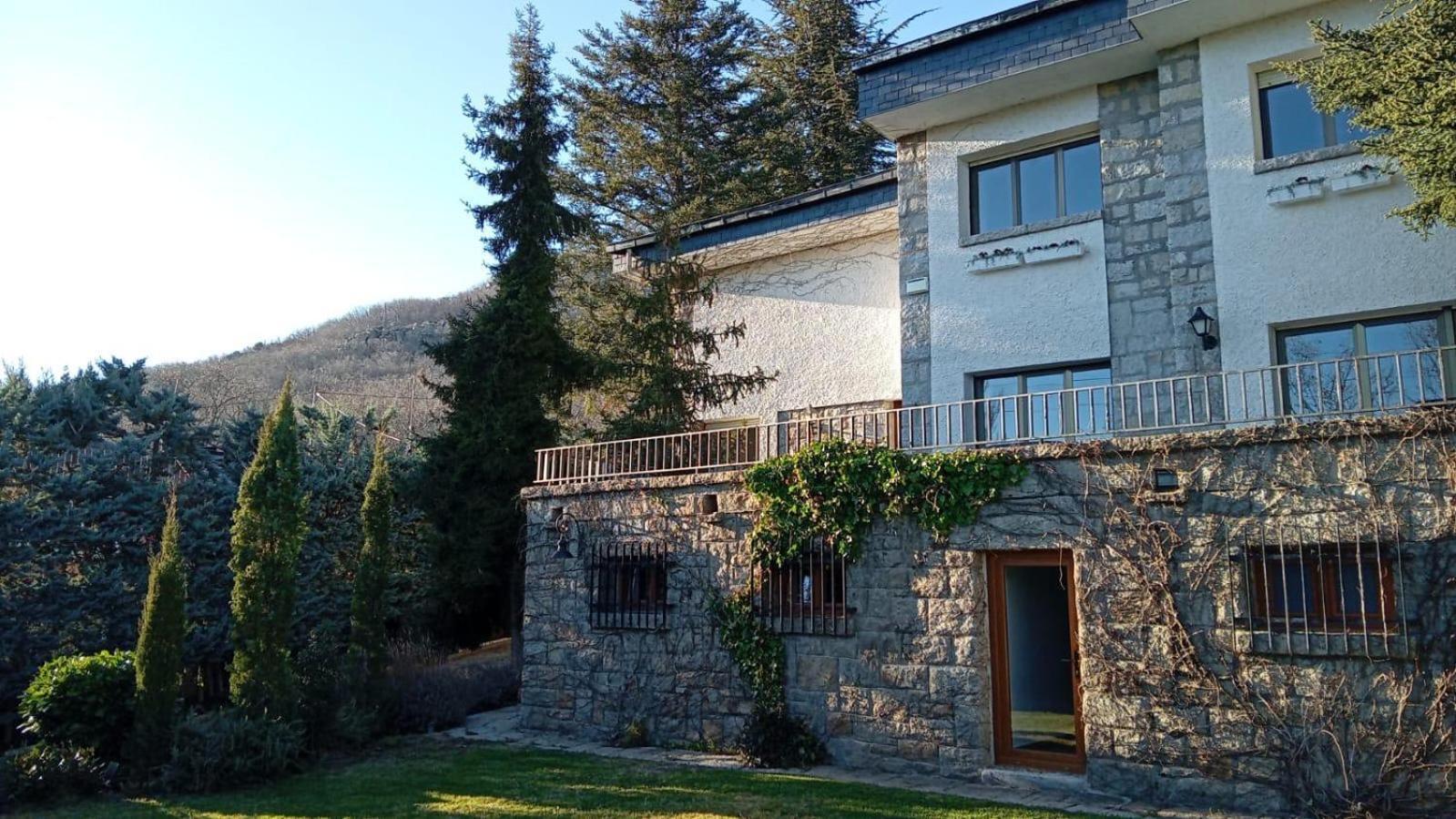 Los Cedros, Gran Chalet Con Piscina Y Apartamento En Navacerrada Villa Kültér fotó